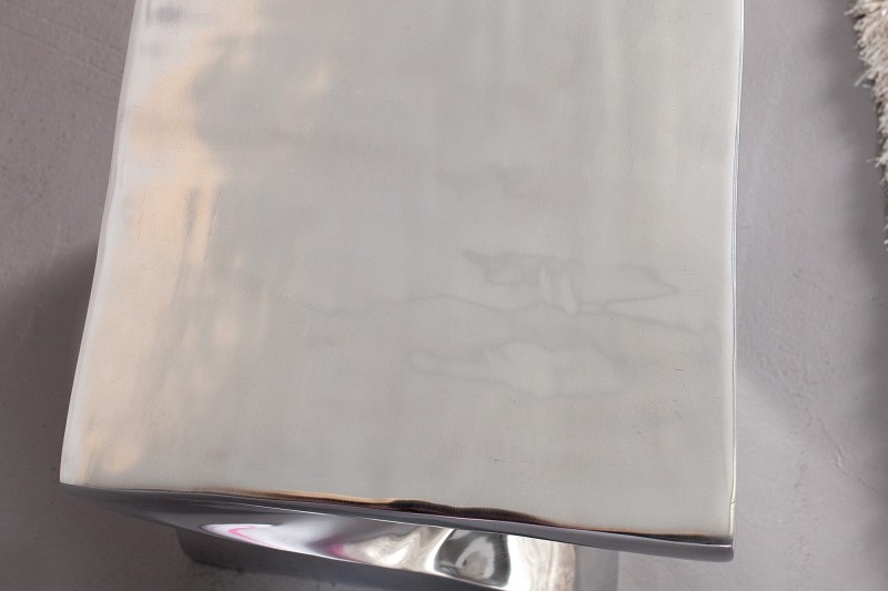 Tabouret design en aluminium argenté 45cm