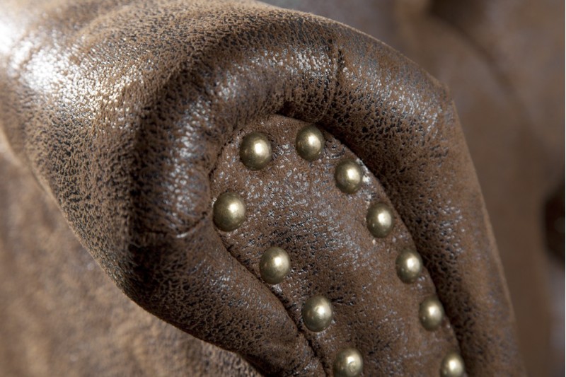 Fauteuil design chesterfield coloris marron Fauteuil design chesterfield coloris marron