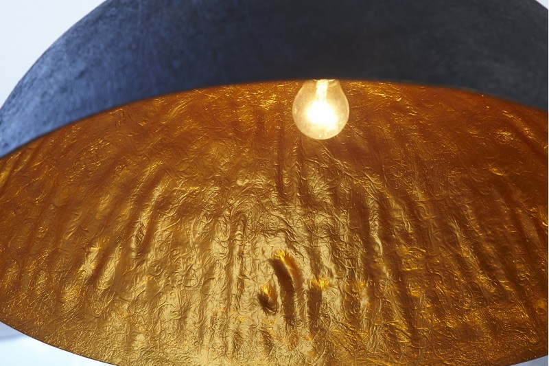 Lampe suspendue 50 cm design GLOW en fibre de verre coloris noir et or