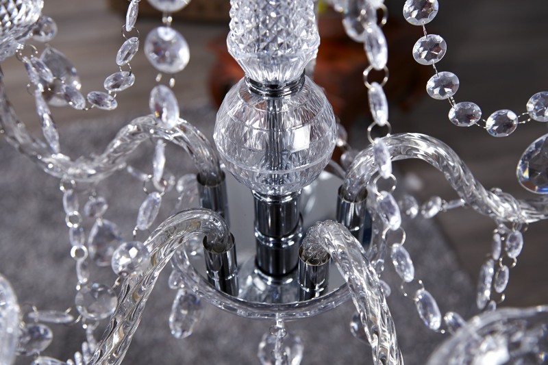 Lustre transparent suspendue  avec 5 bougies