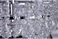 Lustre de luxe avec des cristaux en strass transparent