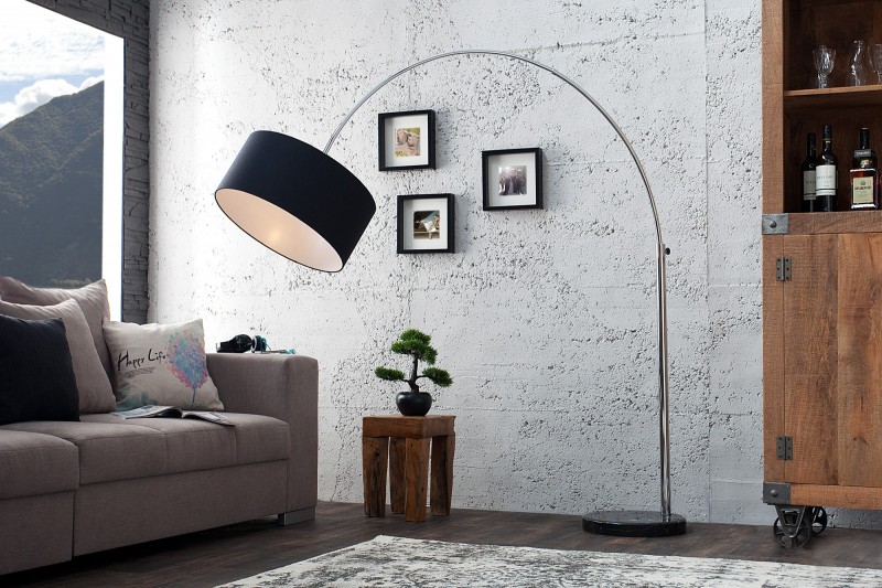 Lampadaire extensible design arqué en  lin noir