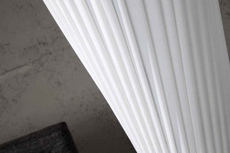 Lampadaire ovale de 180cm en latex plissé blanc