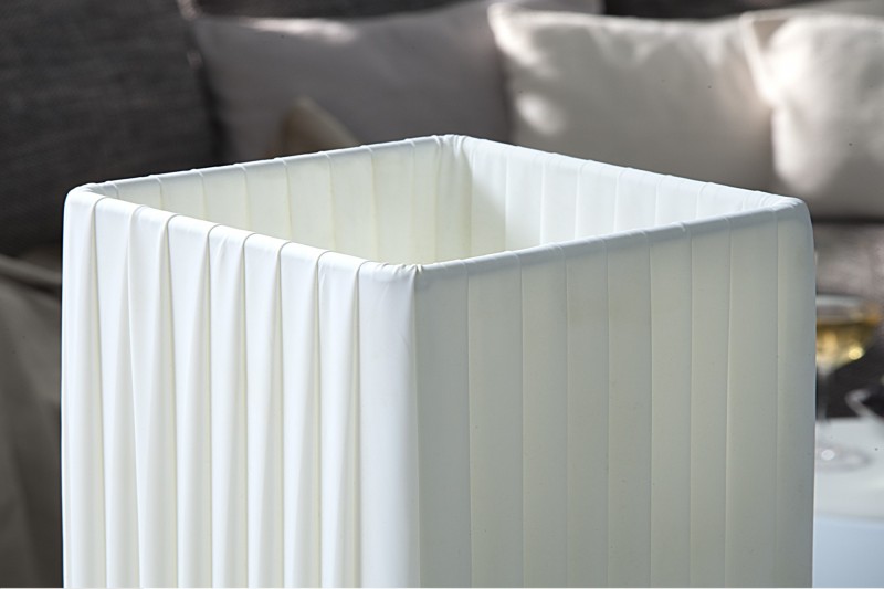 Lampadaire rectangulaire 160cm en tissu de latex plissé blanc