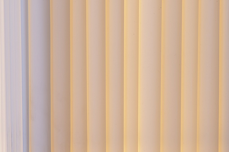 Lampadaire rectangulaire 160cm en tissu de latex plissé blanc