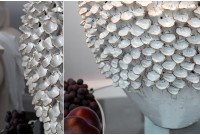 Lampe à poser en céramique blanche à motif florales