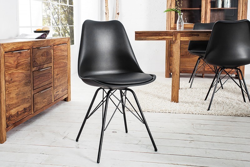 Lot de 4 chaises moderne alliant simili cuir noir laqué et métal