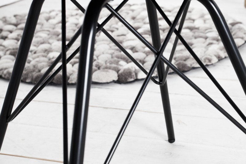 Lot de 4 chaises moderne alliant simili cuir noir laqué et métal