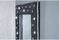 Miroir design capitonné en velours argenté avec strass