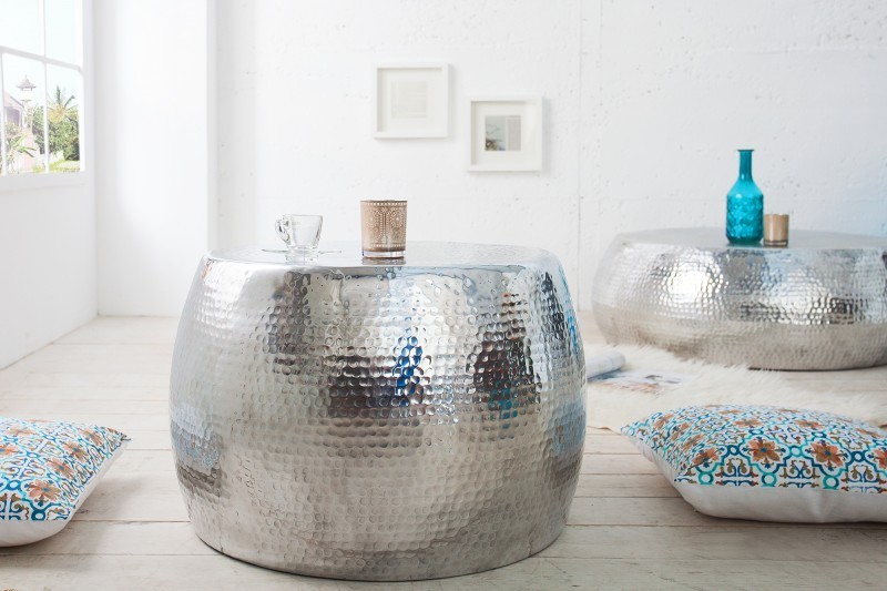 Table basse design en aluminium coloris argent