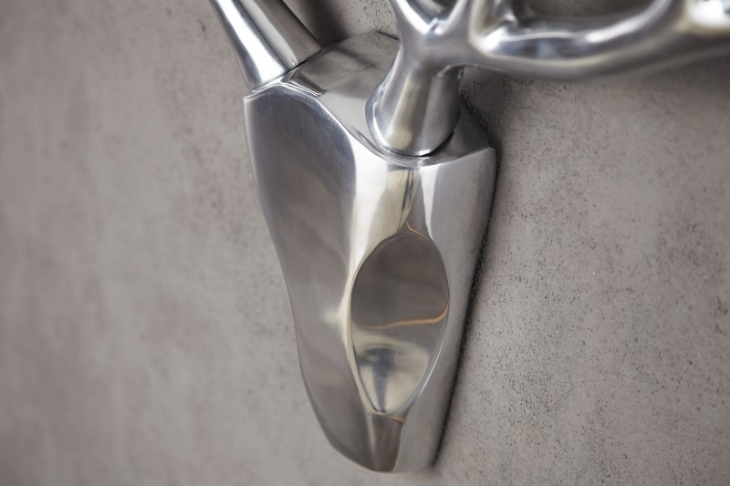 Trophée mural design Tête de Cerf 90 cm en aluminium argenté