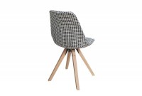 Lot de 4 chaises design en tissu carreaux noir et blanc