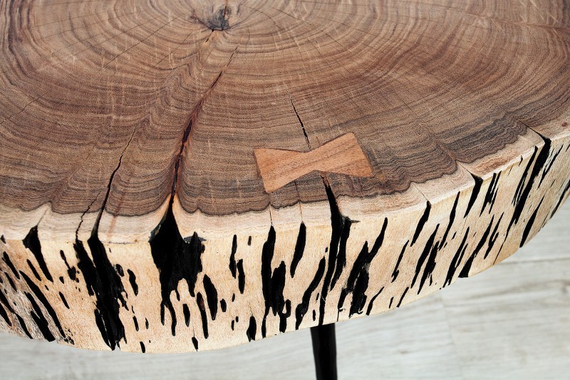 Table d'appoint en bois design industriel