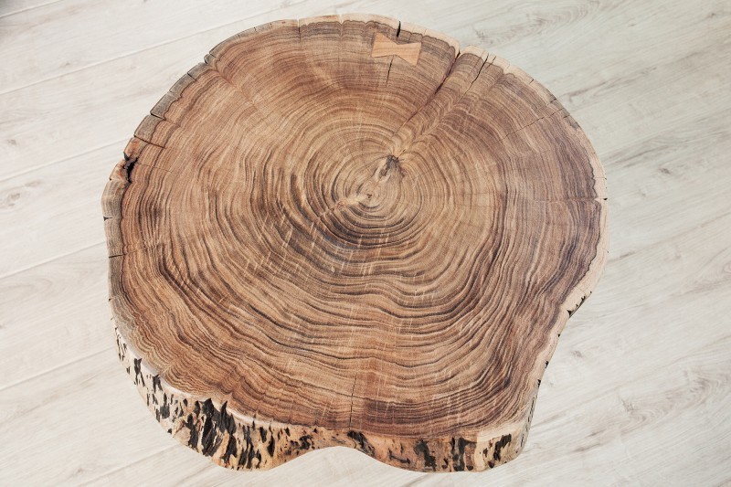Table d'appoint en bois design industriel