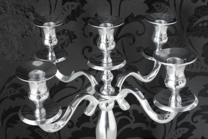 Chandelier style broque 5 branches en aluminium argenté