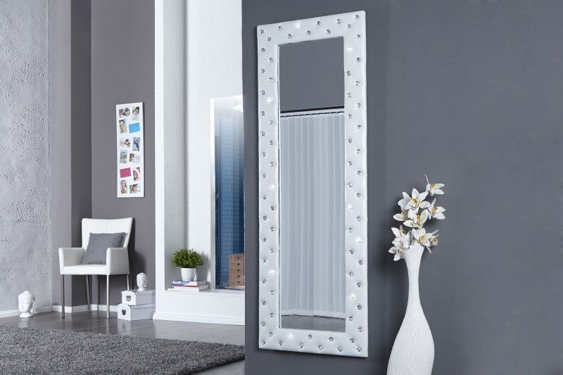 Miroir design capitonné en simili cuir blanc avec strass