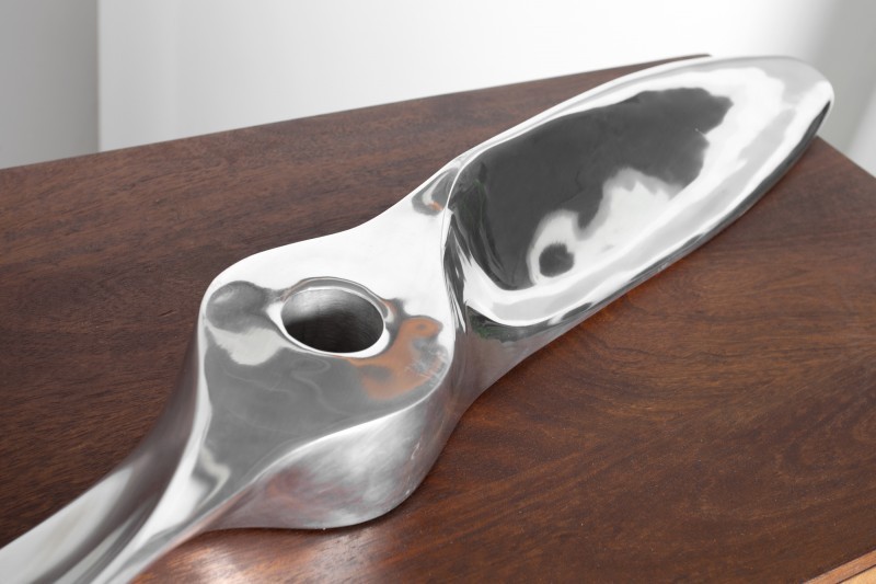 Objet décoratif design hélice coloris argenté en aluminium