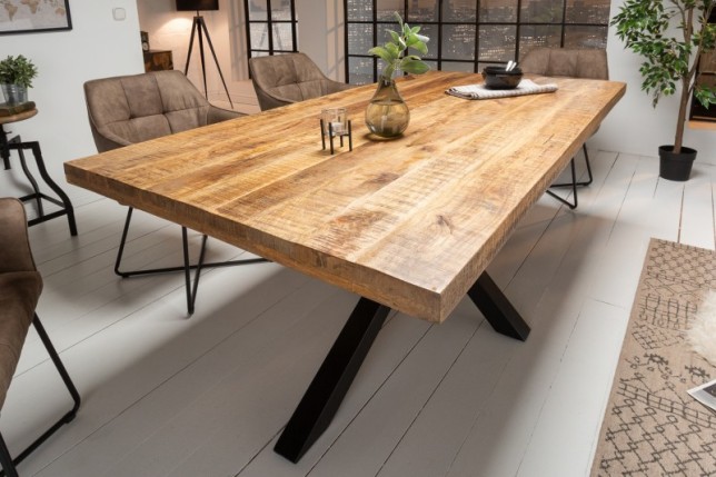 Table sale à manger 160 cm en bois massif et pied Mikado métal noir design