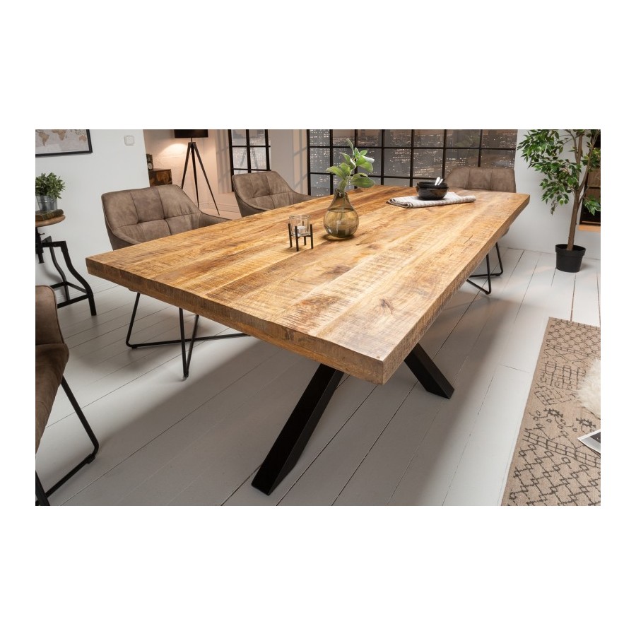 Table sale à manger 160 cm en bois massif et pied Mikado métal noir design