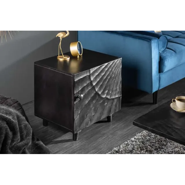 Table de Chevet SCORPION 50 cm – Bois massif de manguier noir avec façades sculptées 3D