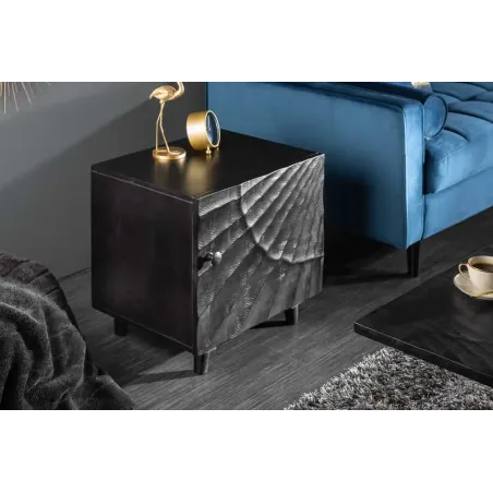 Table de Chevet SCORPION 50 cm – Bois massif de manguier noir avec façades sculptées 3D
