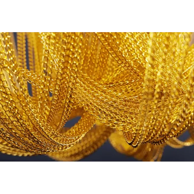 Lustre extravagant ROYAL XL 70cm – Suspension dorée en métal avec chaînes fines