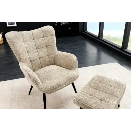 Fauteuil design scandinave – Tissu bouclé champagner greige avec accoudoirs et pieds en métal noir