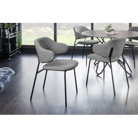 Chaise design VOGUE – Revêtement bouclé gris & pieds en métal noir mat | Élégance moderne & confort assuré