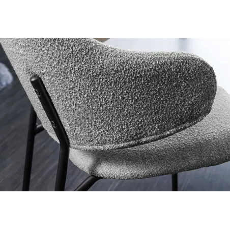 Chaise design VOGUE – Revêtement bouclé gris & pieds en métal noir mat | Élégance moderne & confort assuré