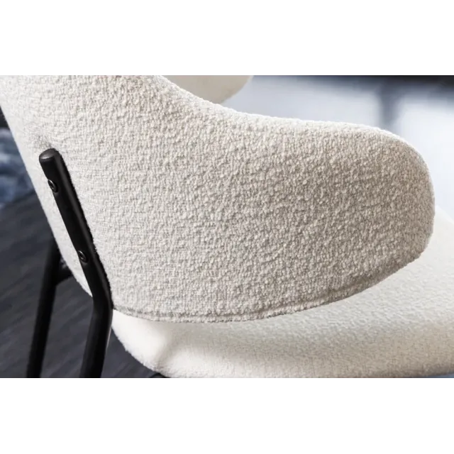 Chaise design VOGUE – Revêtement bouclé blanc & pieds noirs | Élégance moderne & confort
