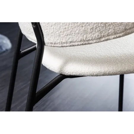 Chaise design VOGUE – Revêtement bouclé blanc & pieds noirs | Élégance moderne & confort