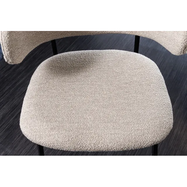 Chaise design VOGUE – Bouclé greige & pieds en métal noir mat | Élégance contemporaine et confort