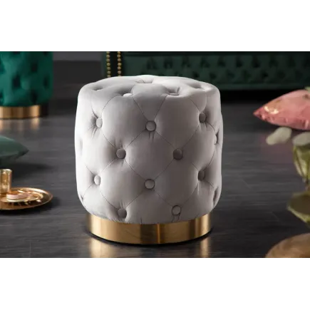 Pouf design baroque moderne – Velours gris clair & base dorée – 37 cm