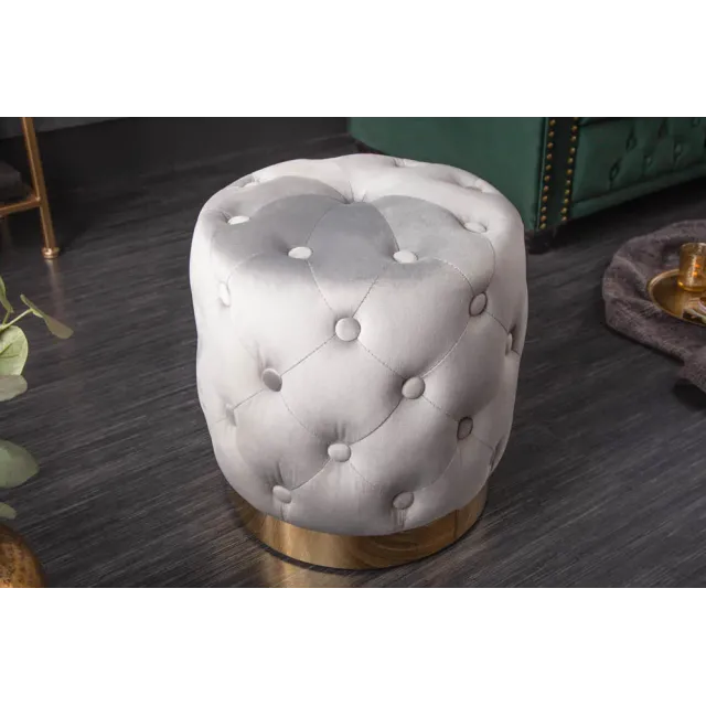 Pouf design baroque moderne – Velours gris clair & base dorée – 37 cm Pouf design baroque moderne – Velours gris clair & base dorée – 37 cm