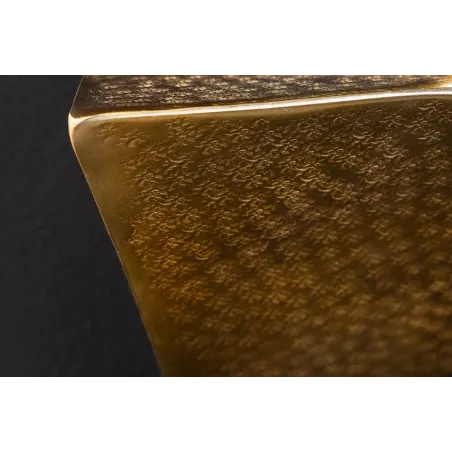 Étagère murale PYRAMID 40 cm – Design pyramidal doré antique en métal, finition martelée à la main