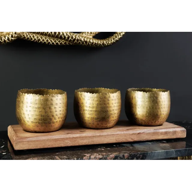 Set de décoration ORIENT – 3 coupelles dorées avec plateau en bois massif de manguier, design martelé fait main