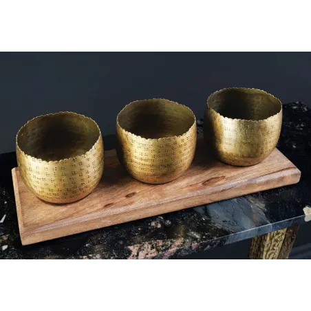 Set de décoration ORIENT – 3 coupelles dorées avec plateau en bois massif de manguier, design martelé fait main