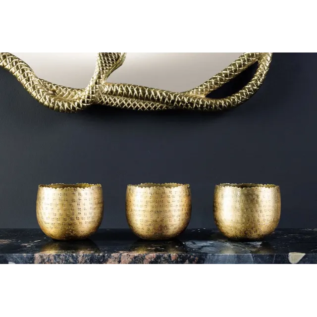 Set de décoration ORIENT – 3 coupelles dorées avec plateau en bois massif de manguier, design martelé fait main