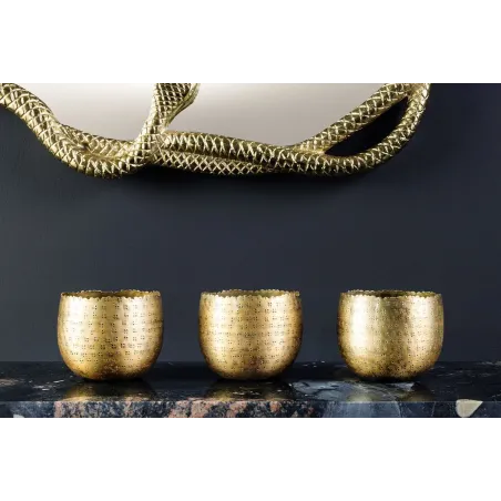 Set de décoration ORIENT – 3 coupelles dorées avec plateau en bois massif de manguier, design martelé fait main