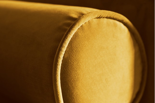 Canapé COZY VELVET 220cm 3 places velours jaune moutarde