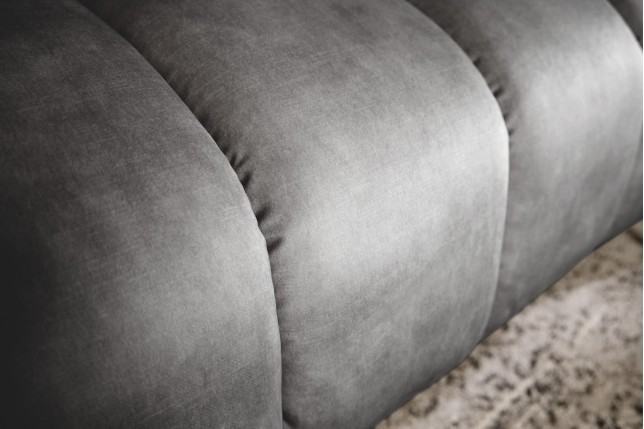 Canapé NOBLESSE 225cm Velours Gris 3 Places Pieds Noirs