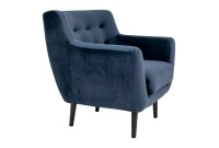 Fauteuil design scandinave en tissu bleu de nuit avec pieds en bois naturel