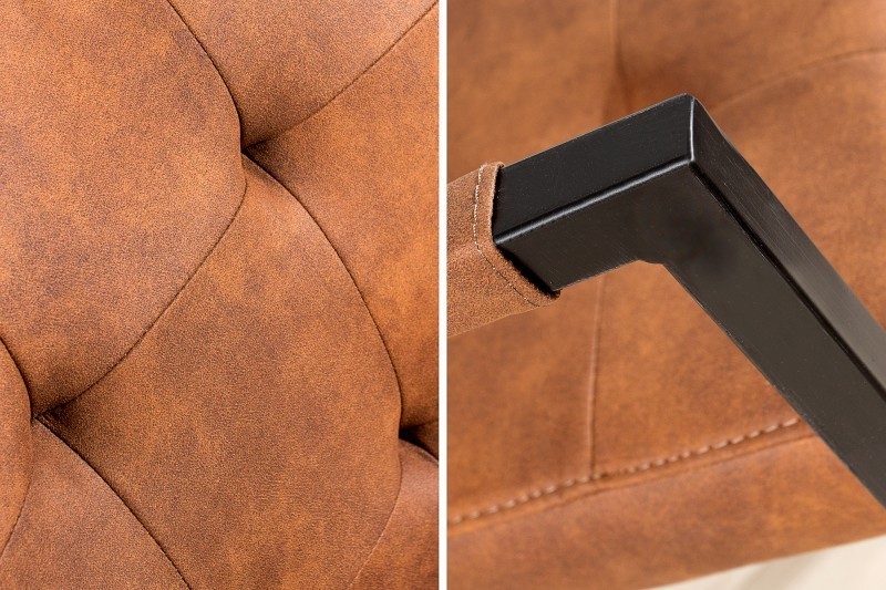 Chaise accoudoir cantilever capitonnées coloris Oxford  cognac