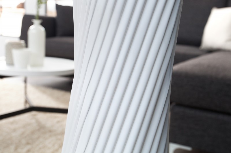 Lampadaire ovale 120 cm en tissu de latex plissé coloris blanc