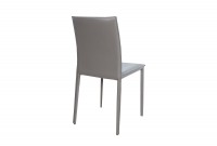 Lot de 2 chaises design en métal revêtue en cuir gris
