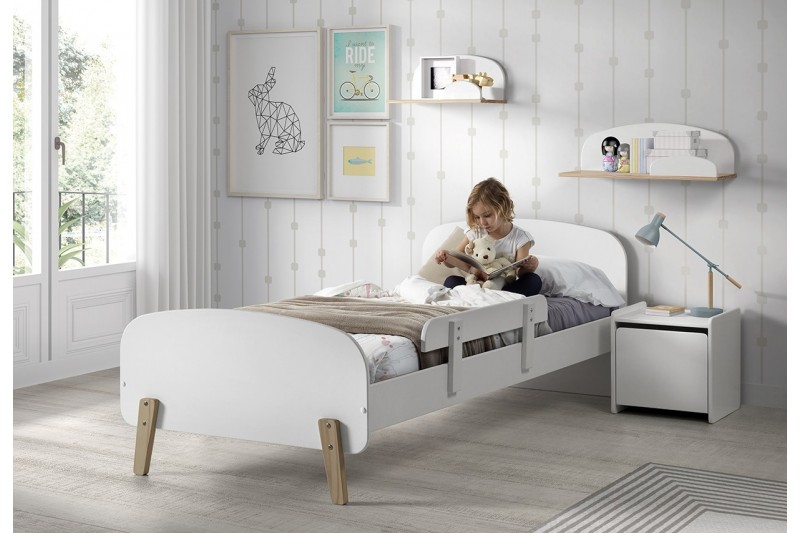 lit d'enfant avec barrière coloris blanc