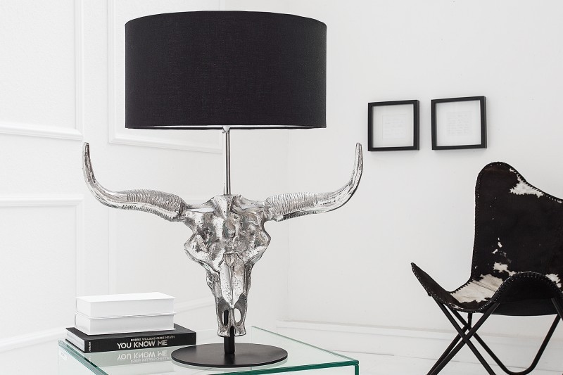 Lampe à poser design crâne de taureau coloris argenté et noir