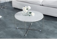 Table basse design en marbre coloris blanc avec piétement en métal argentéa