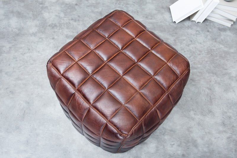 Pouf design rembourré en cuir de couleur marron