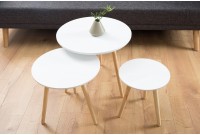 Ensemble de 3 tables d'appoint design scandinave coloris blanc avec pieds en bois de pin